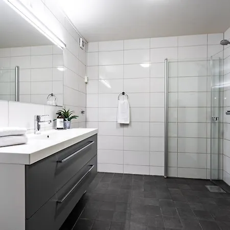 Lofoten 公寓式酒店 4*