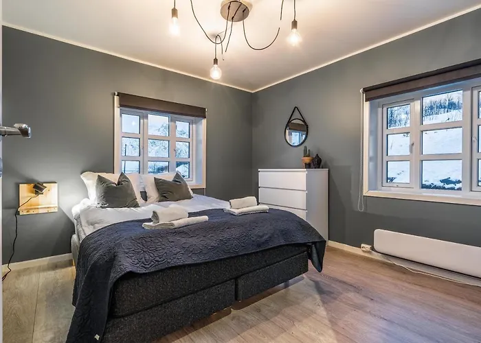 Lofoten Aparthotel 4*