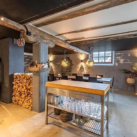 Apart Otel Lofoten 4*